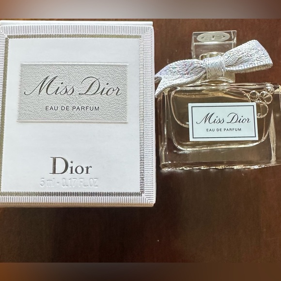 Dior Miss Dior Eau de Parfum - Elegant Pink Fragrance - Picture 3 of 4